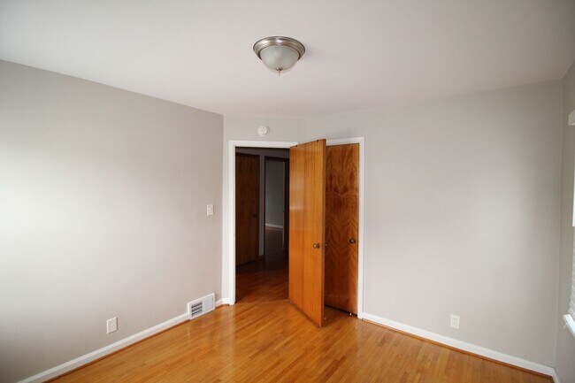 Building Photo - 10427 S Morrow Cir