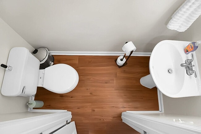 Building Photo - 124 Larkspur Dr