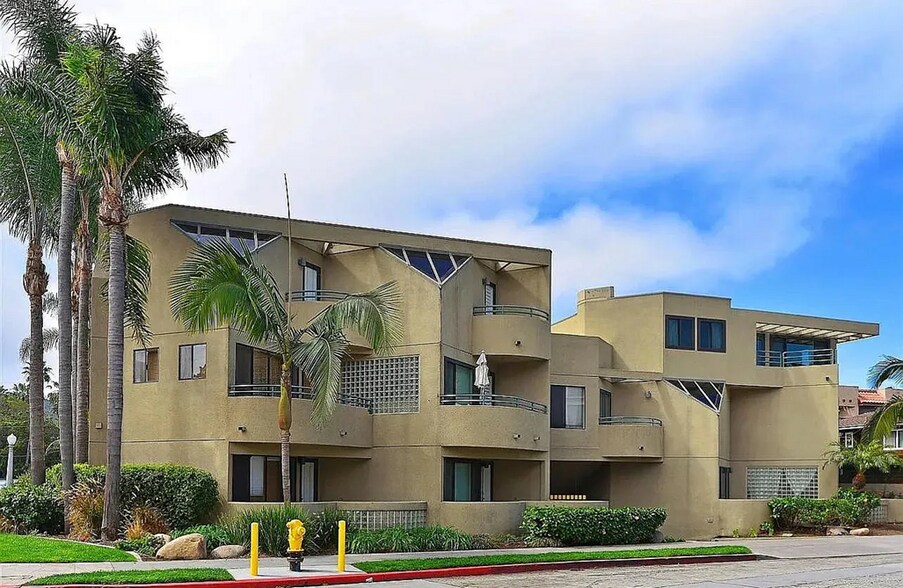 Building Photo - 8132 Camino del Sol
