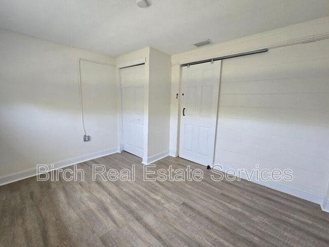 Building Photo - 1247 Chelsea Ln