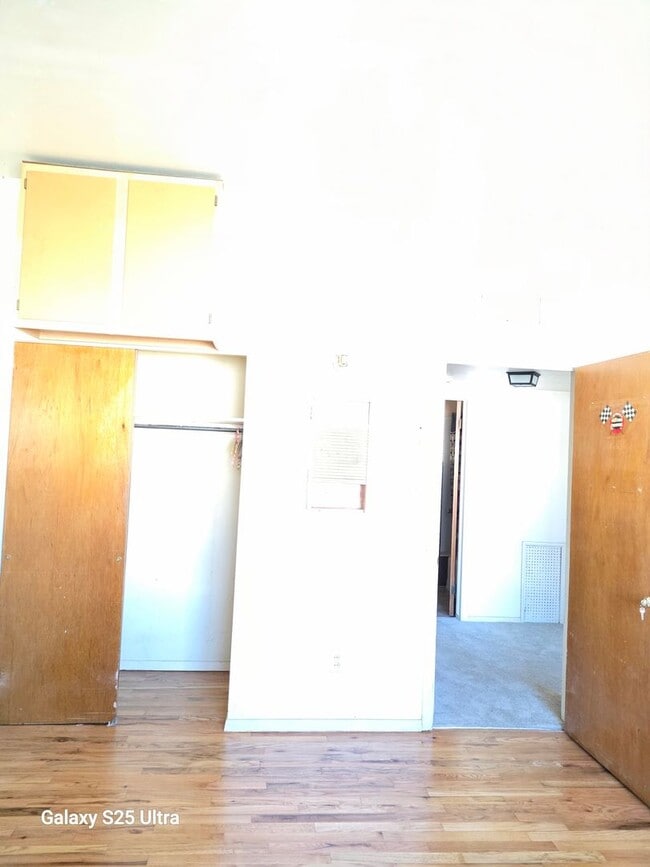 Building Photo - 3 Bedrooms, 2 Bath Home for Rent