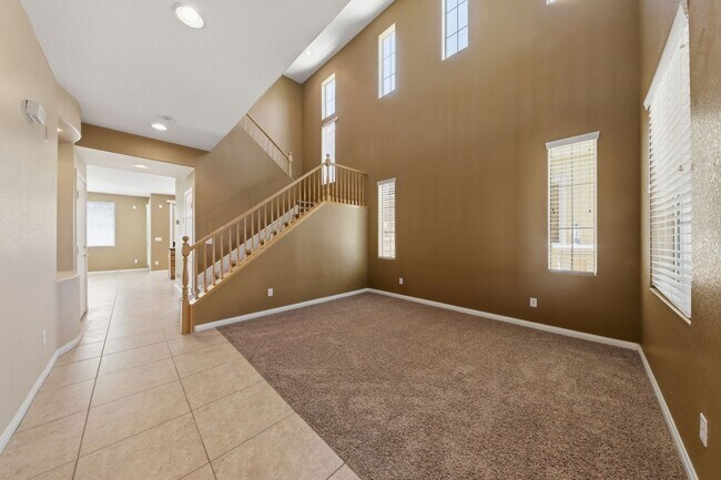Building Photo - Spacious Summerlin Gem with Loft and Balcony Suite