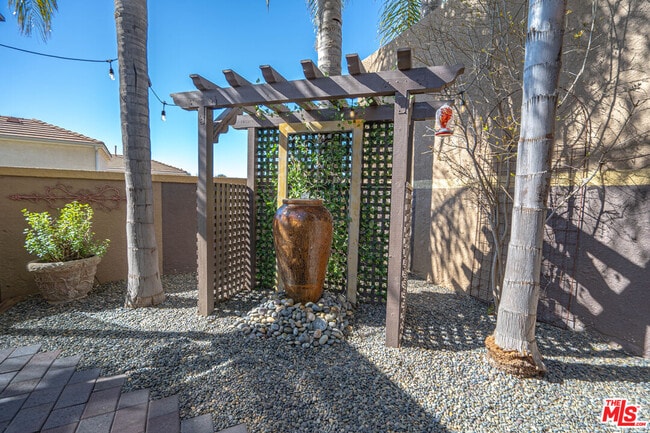 Building Photo - 27887 Skycrest Cir Dr