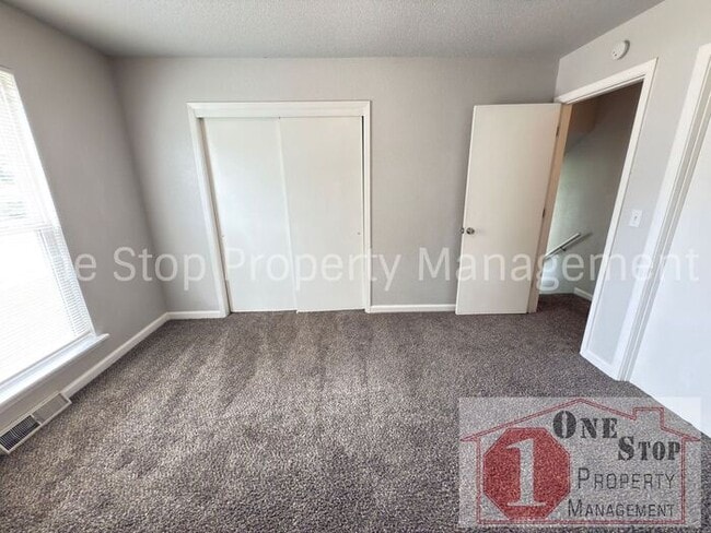 Building Photo - 3 bedroom, 1 bathroom duplex in Independen...