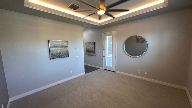Building Photo - 5 bedroom 3.5 bath in Goodyear