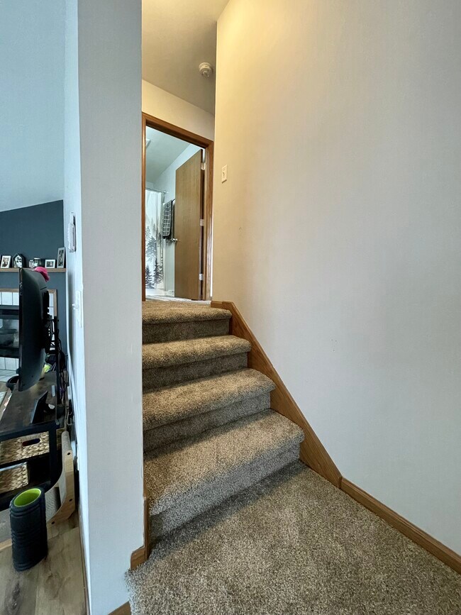 Building Photo - 3018 Maple Valley Dr