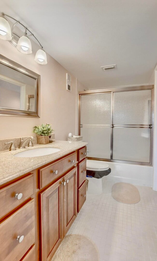 Building Photo - 7270 Ashford Pl