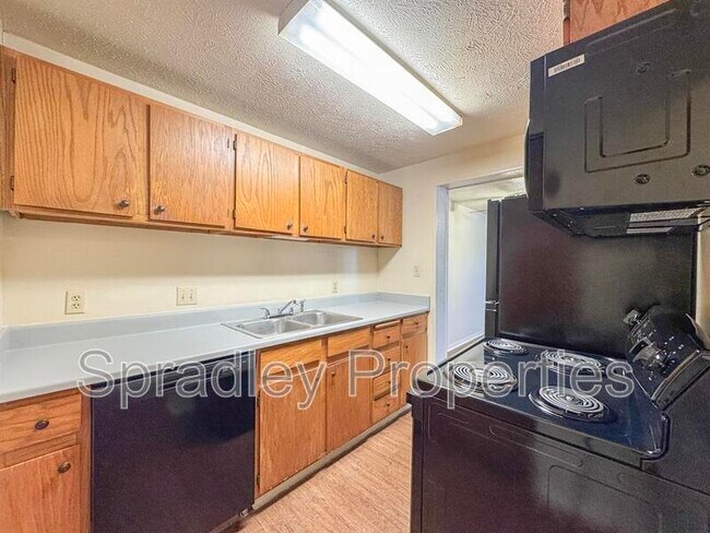 Building Photo - 608 John Paul Jones Dr