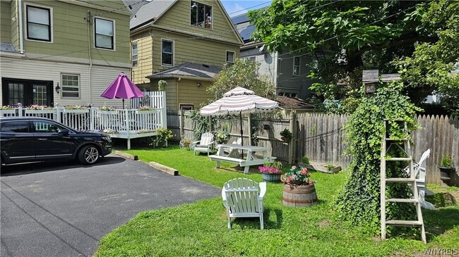 Building Photo - 419 Richmond Ave