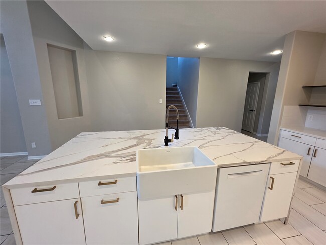 Building Photo - 4427 Garden Ridge Ct