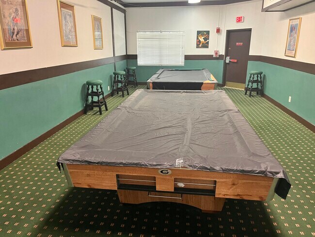 Building Photo - 3720 Inverrary Dr