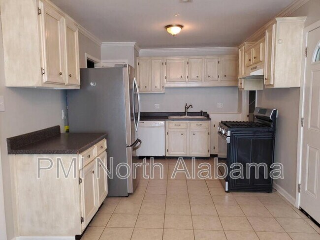Building Photo - 2248 Norwood Dr NW