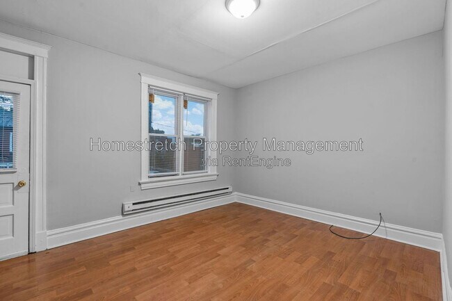 Building Photo - 2732 Utah St