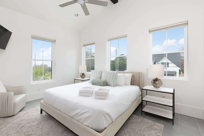 Building Photo - 218 George C Wallace Blvd