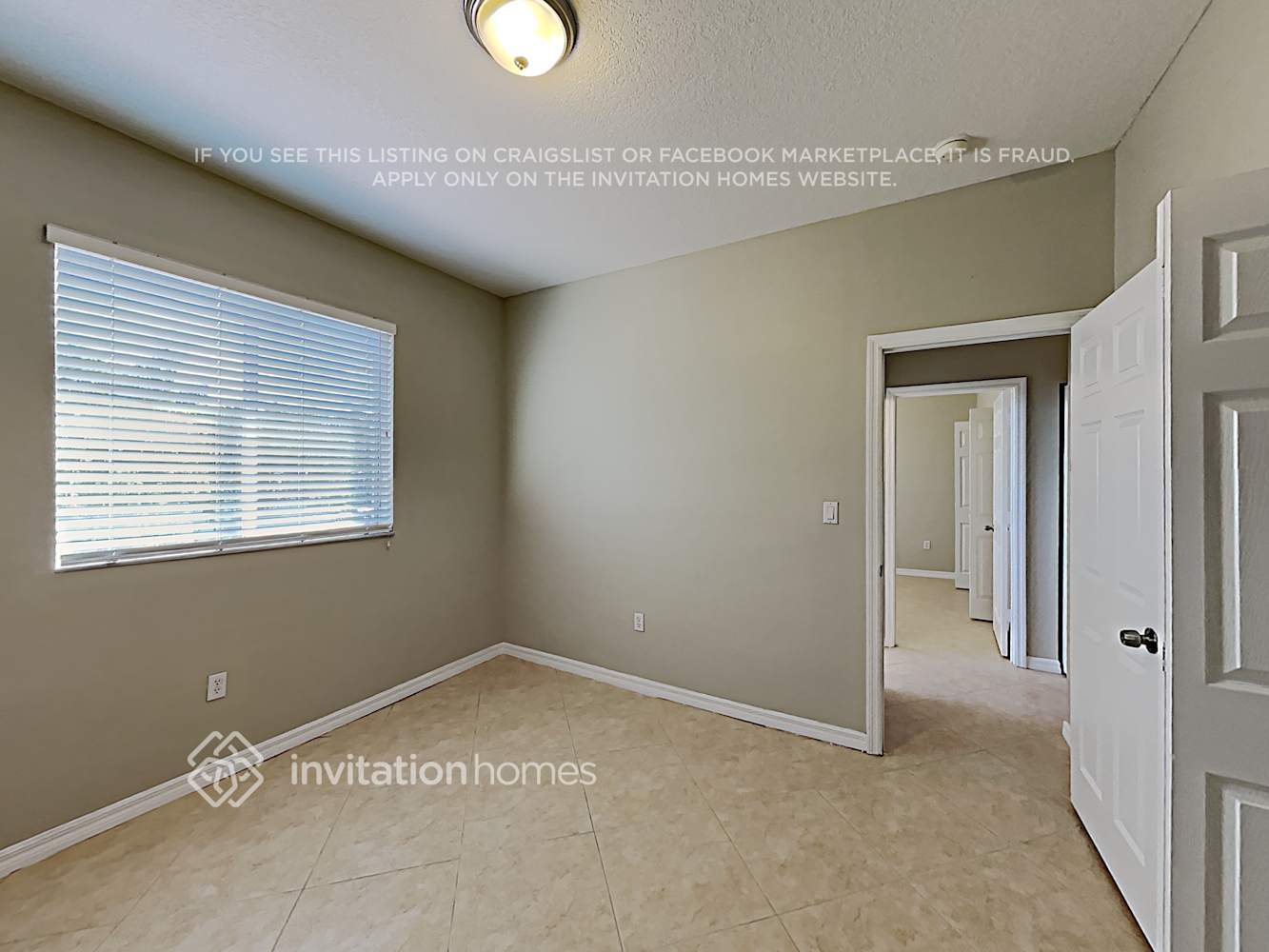 Building Photo - 5325 SW 134th Ave