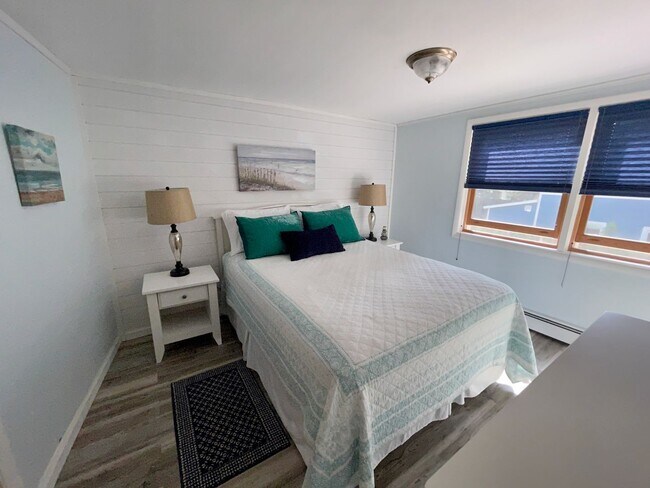 Building Photo - Available June 1st, 2026 — 2 Blocks from Munson Hospital