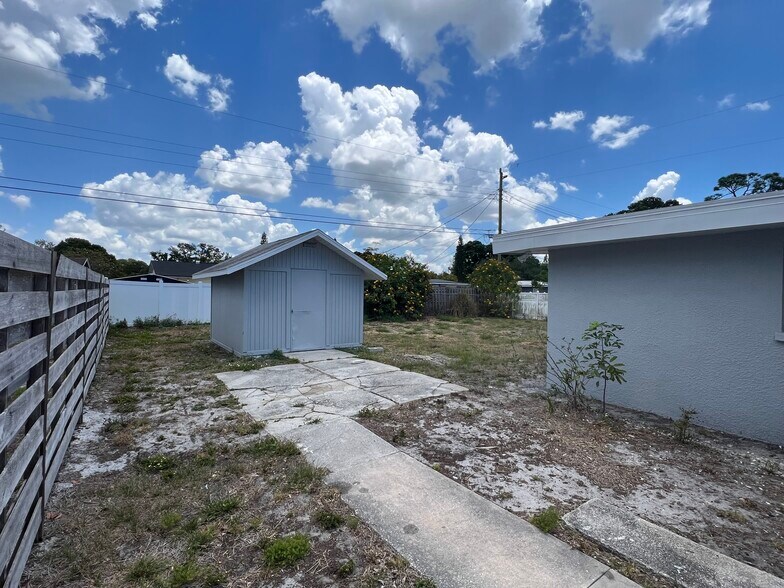Building Photo - 4805 23rd St W