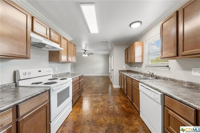 Building Photo - 2807 Terrace Dr