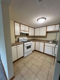 Building Photo - 216