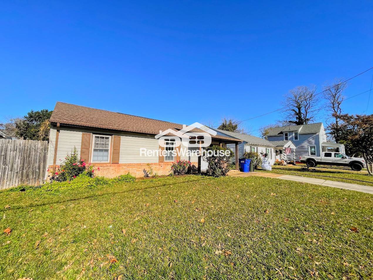 Building Photo - 1074 Bland St