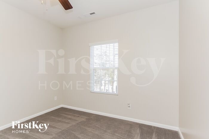 Building Photo - 12204 Flatbush Dr