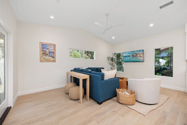 Building Photo - 1559 Rancho Serena