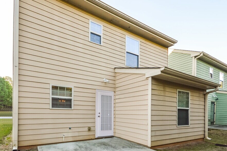 Building Photo - 1053 Wedgewood Ct NE