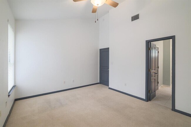 Building Photo - 4620 W William Cannon Dr