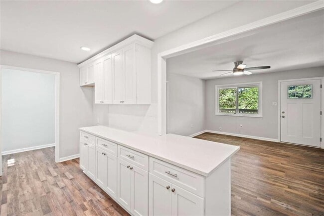 Building Photo - 6147 Allen Ivey Rd
