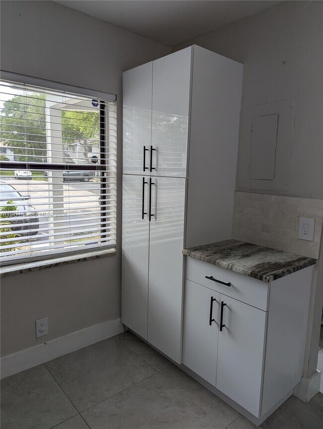 Building Photo - 641 NW 105th Way