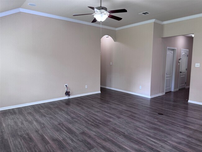Building Photo - 151 Forest Heights Ln