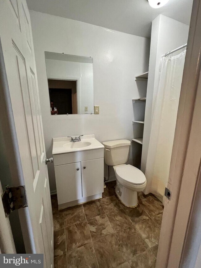 Building Photo - 202 N Samuel St