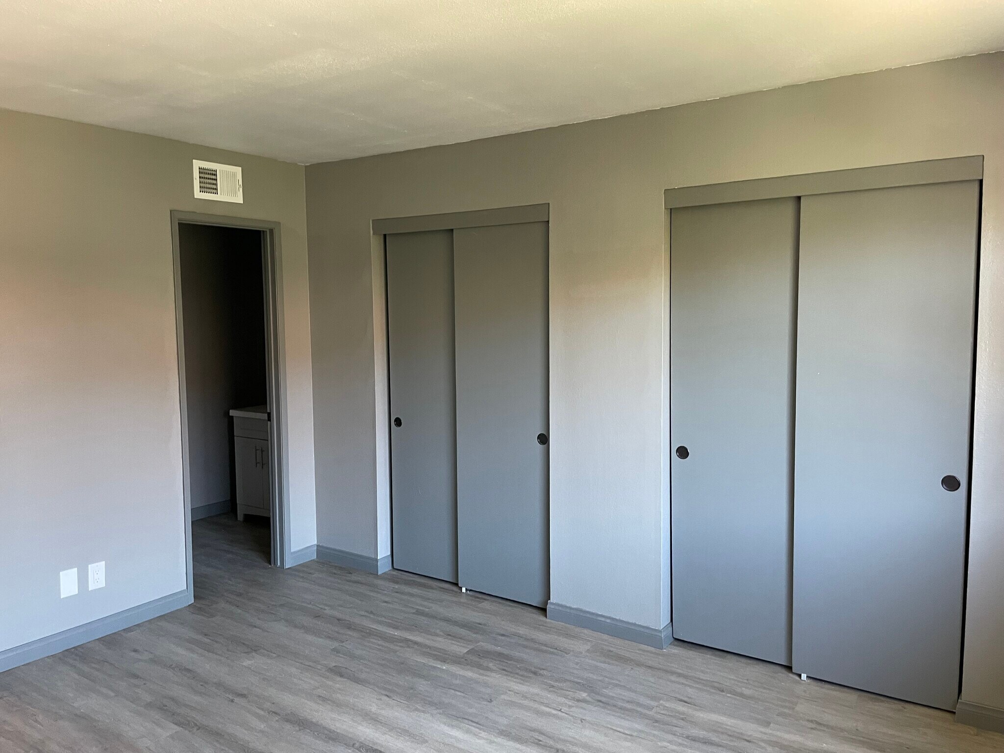 Master Bed - 1011 W 7th St