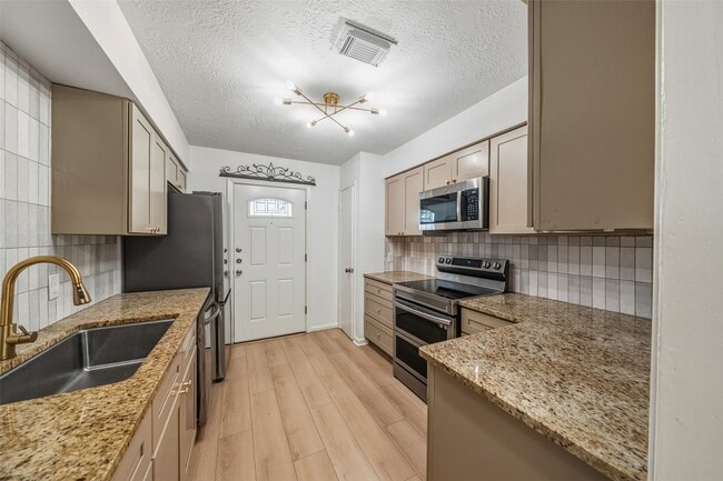 Building Photo - 205 Granberry St