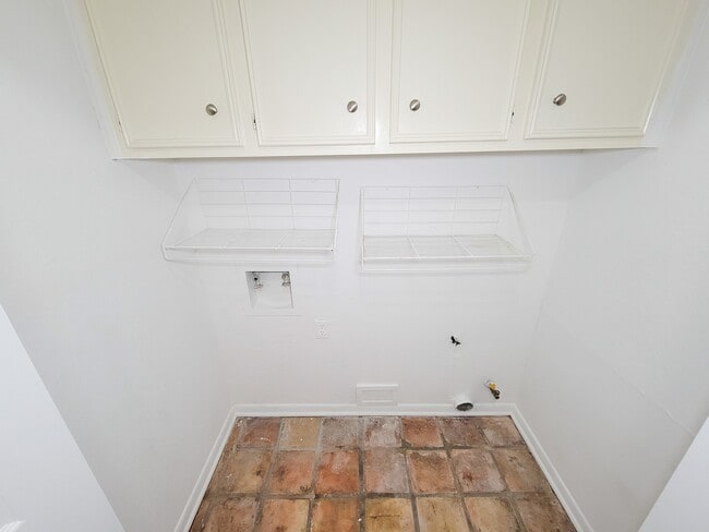 Building Photo - 2710 Quail Creek Dr