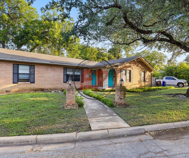 Primary Photo - 3817 Parkwood St