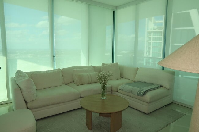Building Photo - 900 Biscayne Blvd
