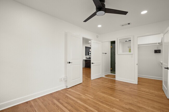 Building Photo - 1207 Romeria Dr