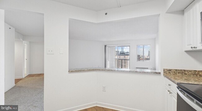 Building Photo - 450 N 18th St