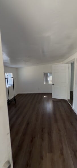 Building Photo - 370 E Virginia St