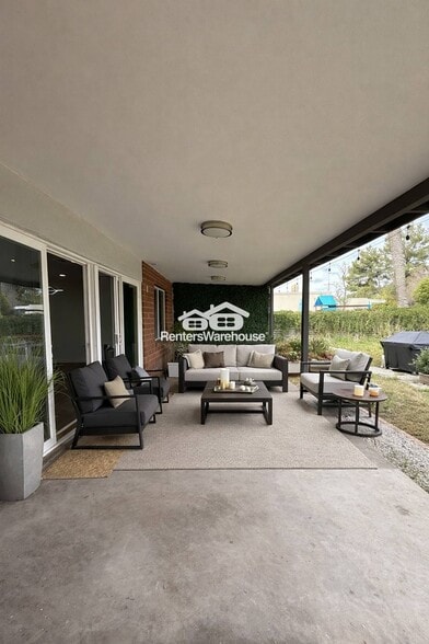 Building Photo - 1930 E Missouri Ave