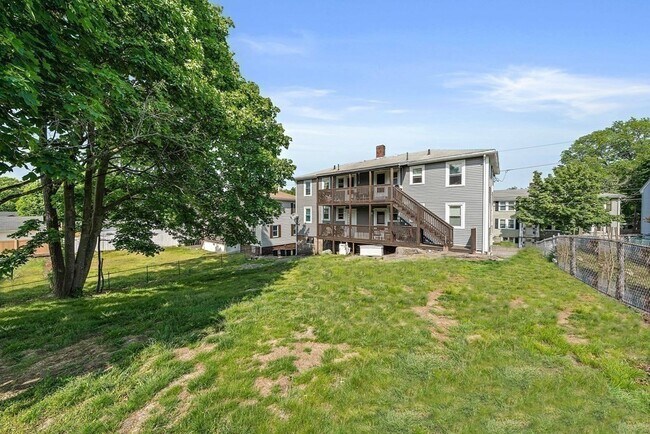 Building Photo - 28 Edinboro Rd