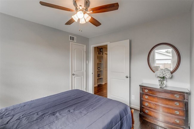 Building Photo - 847 Peavy Rd