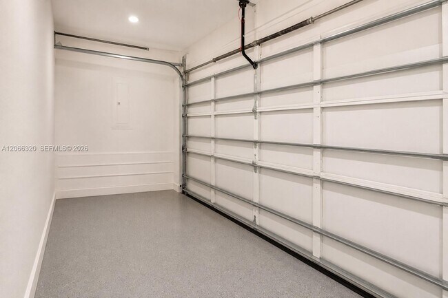 Building Photo - 16354 SW 48th Terrace