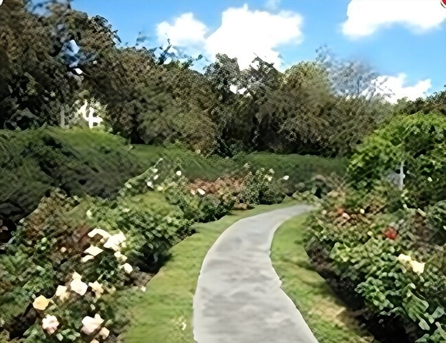 Building Photo - 85 Park Dr