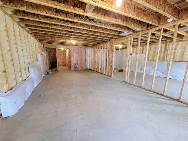 Building Photo - 276 Wells Cir