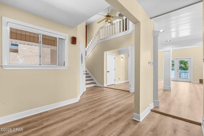 Building Photo - 2718 Country Club Dr