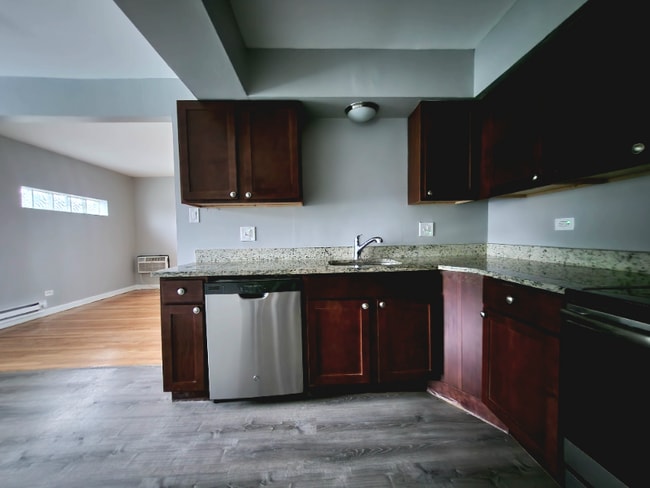 Building Photo - 3115 W 79th St