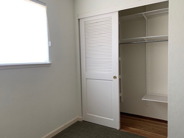 Building Photo - Beautifully Remodeled Evergreen house - hardwood, granite, A/C, stainless - Dogs welcome