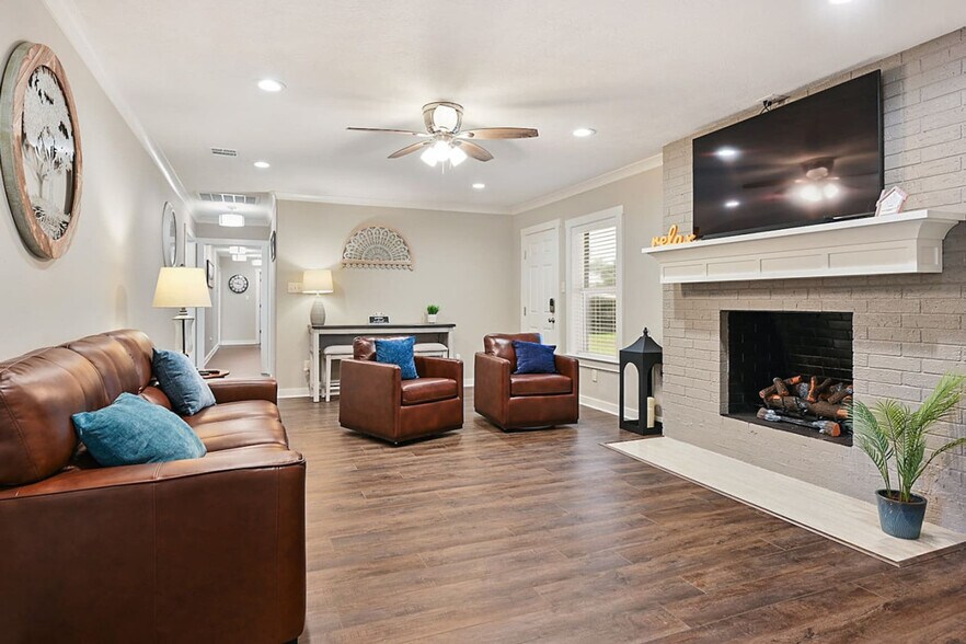 Building Photo - 1802 Carter Creek Pkwy